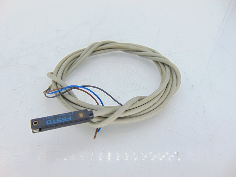 FESTO SME-8-K5-LED-24 Magnetic Reed Sensor With 5M Cable | 12-30VDC | T-Slot Mounting | For Automation & Positioning