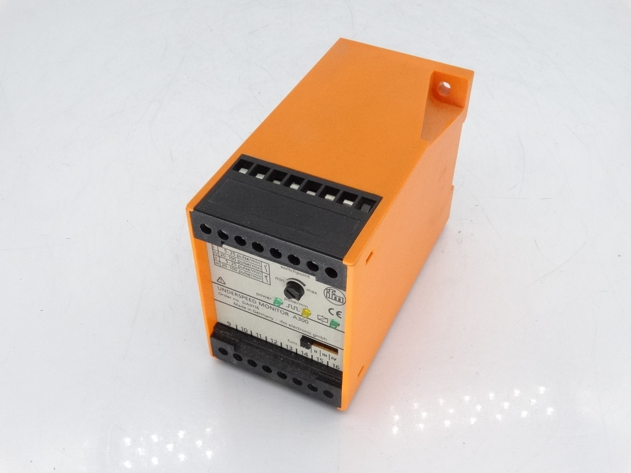 Ifm Efector A300/110-240VAC/DC-DA0116 Process Controller