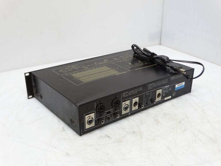 Yamaha Q2031A Amplifier