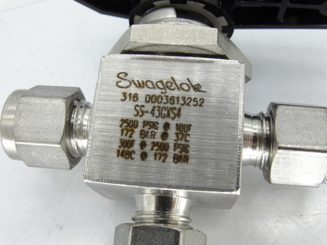 Swagelok SS-43GXS4 (SET OF 2) Valve