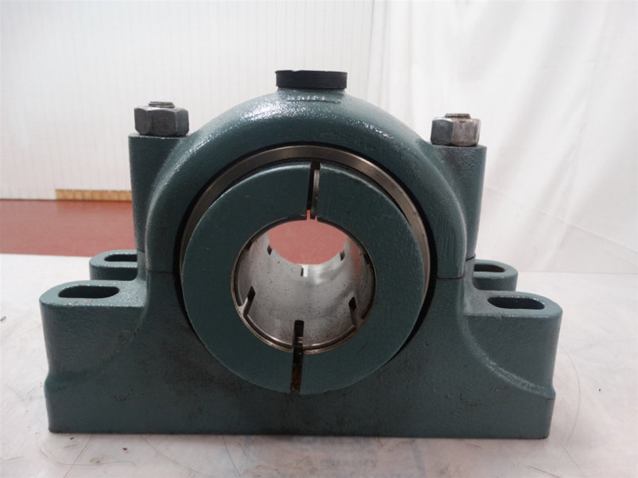 d215588です。② Front-Left-Axle-Drive-Shaft-