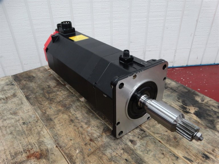 Fanuc a30/3000 Servo 4.8kW 168V 17A 200Hz 3PH 3000RPM Shaft: 1 1/4
