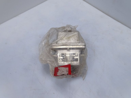 CONVEYER COMPONENTS  RS2 SAFETY STOP SWITCH (137419 - NEW)