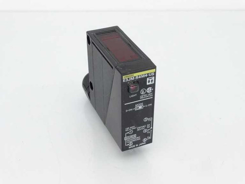 OMRON E3JM-R4M4-US Sensor