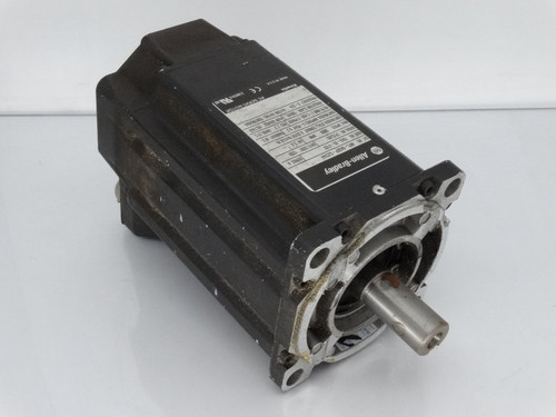 ALLEN BRADLEY MPL-B430P-SJ22AA SERIES A SERVO MOTOR