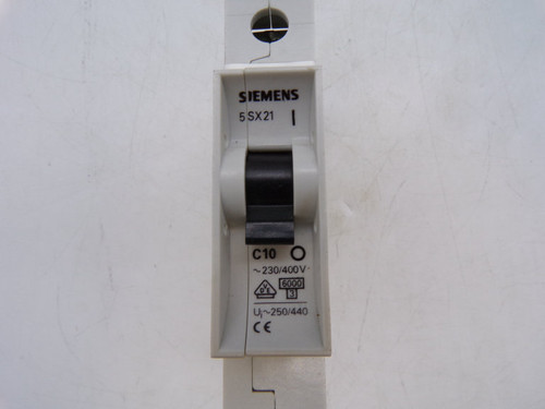 SIEMENS 5SX21-C10 CIRCUIT BREAKER