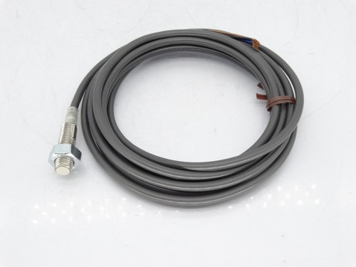 OMRON E2E-X1R5F1 2M   Sensor