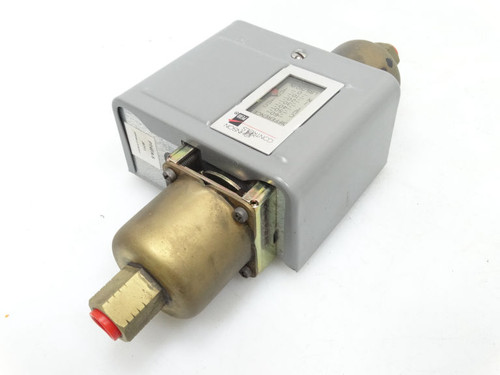 JOHNSON CONTROLS P74FA-5C Switch