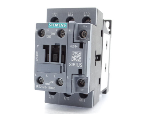 SIEMENS 3RT2026-1BB40 Contactor (127803106 - New in Box)