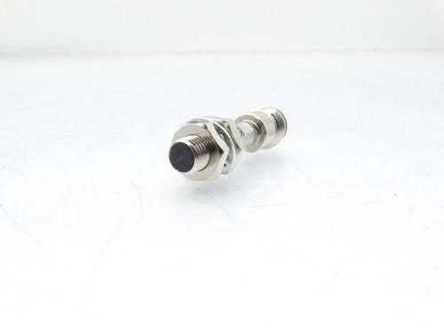 OMRON E2E-X2B1T8-M1 Sensor New (9700590 - New)