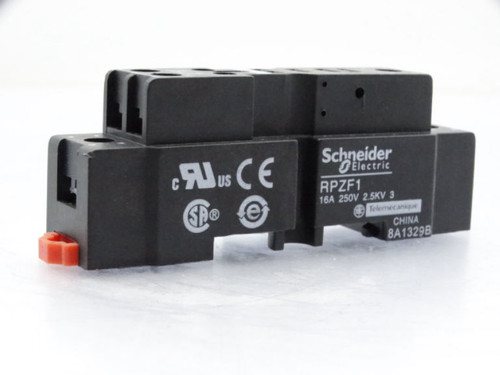 SCHNEIDER ELECTRIC RPZF1 Relay Socket (9700657 - Used)