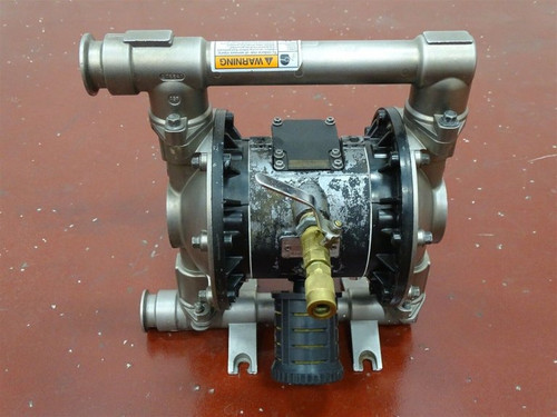 GRACO D75666 C040 AIR OPERATED DIAPHRAGM PUMP 1-3/8" DIAMETER (29626 - USED)