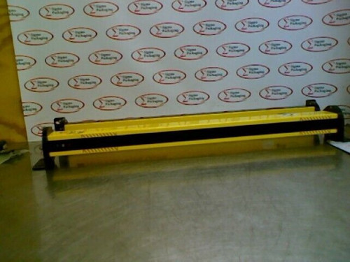 STI TRANSMITTER AND RECEIVER PA4424B-2 SERIES SAFETY PERIMETER ACCESS GUARD (4660 - USED)