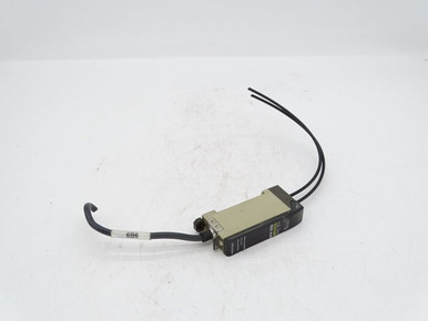 新品 新品 E3X-A41 OMRON E3X-NA41 12 to 24 VDC, 4-Element LED (625 NM), Digital Fiber