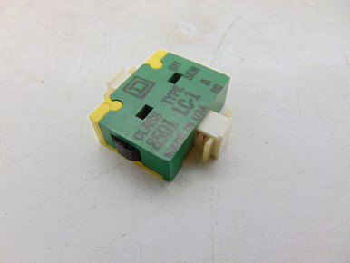 Relè magnetico quadrato D 8501 tipo LO-60 A.C tipo aperto 120