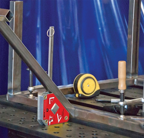 PG329 - PINCE À TENUE RAPIDE DE 45° ET 90° AVEC INTERRUPTEUR AIMANT MARCHE/ARRÊT, FORCE DE TRACTION MAXIMALE DE 88 LB
