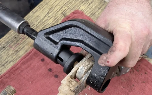 PG340 - PRESSE À GOUPILLES DE CLEVIS DE FREIN POUR BOGIES ET ÉQUIPEMENTS DE CLASSE 6-8