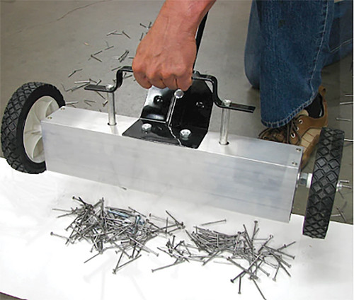 PG265 - 18" MAGNETIC SWEEPER WITH QUICK RELEASE, 97.5 LBS OF PULL FORCE
