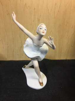 NEW VINTAGE WALLENDORF BALLERINA DANCING BALLERINA MODEL 1751-2 FIGURINE GERMANY