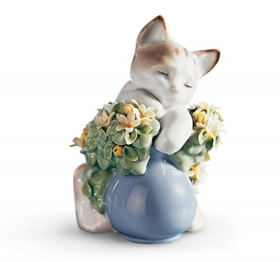 Lladro Sleepy Kitten 06567 Porcelain Figurine | Hand Made in Spain (New!)