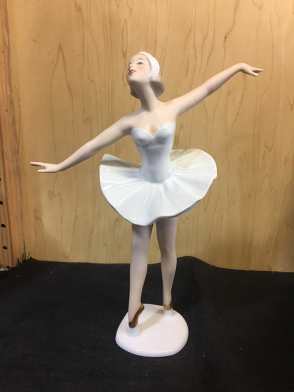 NEW VINTAGE WALLENDORF BALLERINA DANCING BALLERINA MODEL 1755-2 FIGURINE GERMANY