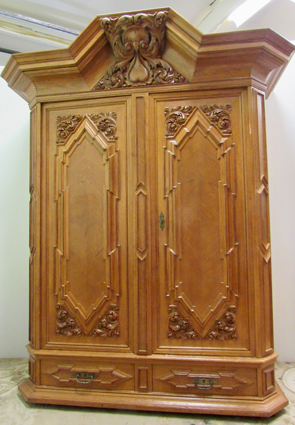 Late 19th Century Highly Carved Oak Victorian Wardrobe