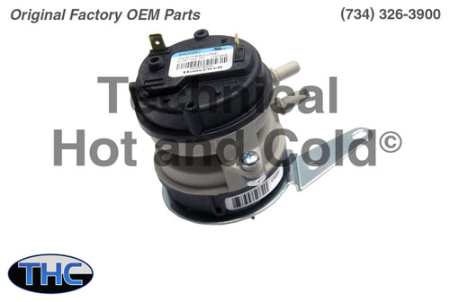 Carrier HK06NB020 Dual Pressure Switch Assembly Image 1
