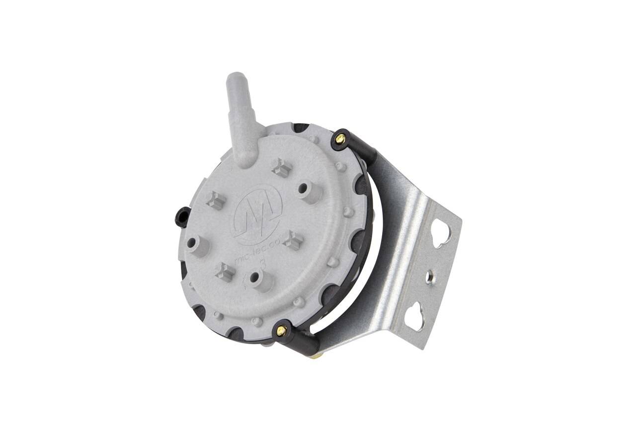 sui　0507 Sinn 613 St UTC: Sinn's new diving chronograph launches with 500 m