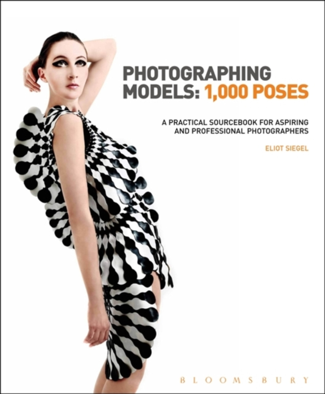 500 Poses for Photographing Brides: A Visual Sourcebook for Professional  Digital Wedding Photographers: Perkins, Michelle: 9781584282723:  Amazon.com: Books