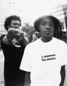 Supreme - 9781838660314