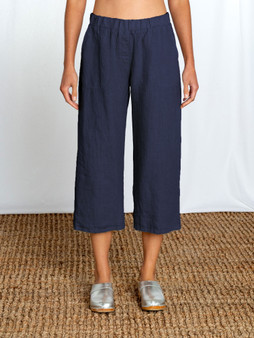 Easy crop pant linen by Cut Loose naval
