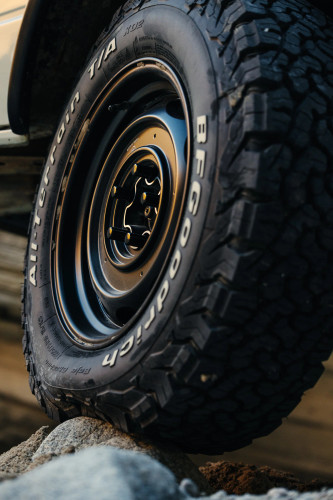 Detail view of 16 X 7.5" ET23 Interceptor Alloy Wheel for VW Vanagon