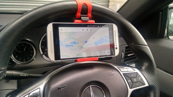 Car Steering Wheel Mobile Phone Holder