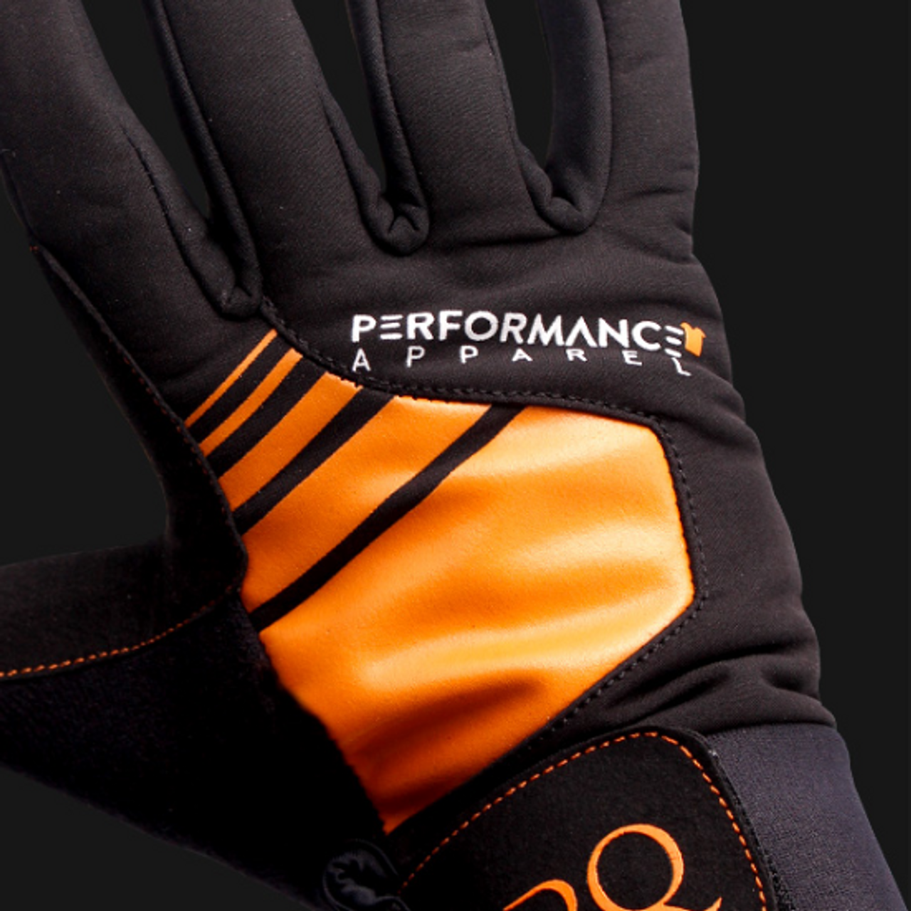 Our technical thermal winter gloves have a thick velcro cuff to keep the warm air in and cold air out and durable palms to tackle the rigors of winter cycling.