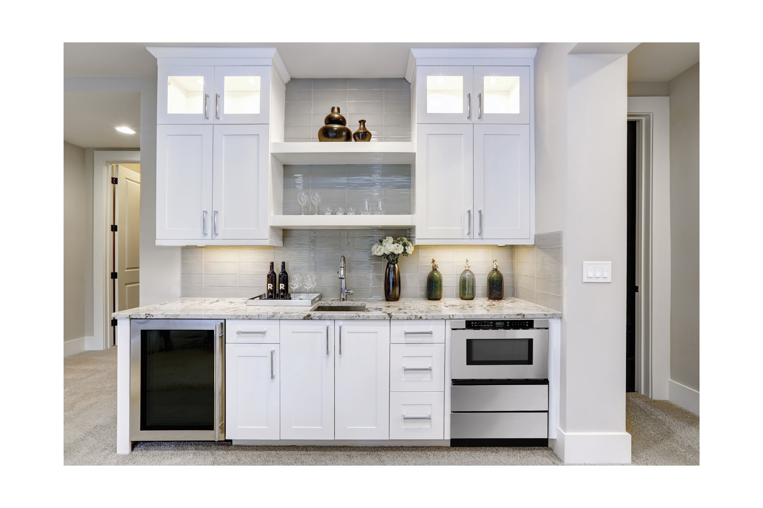 24 in. Built-In Stainless Steel Microwave Drawer Oven (SMD2440JS) lifestyle