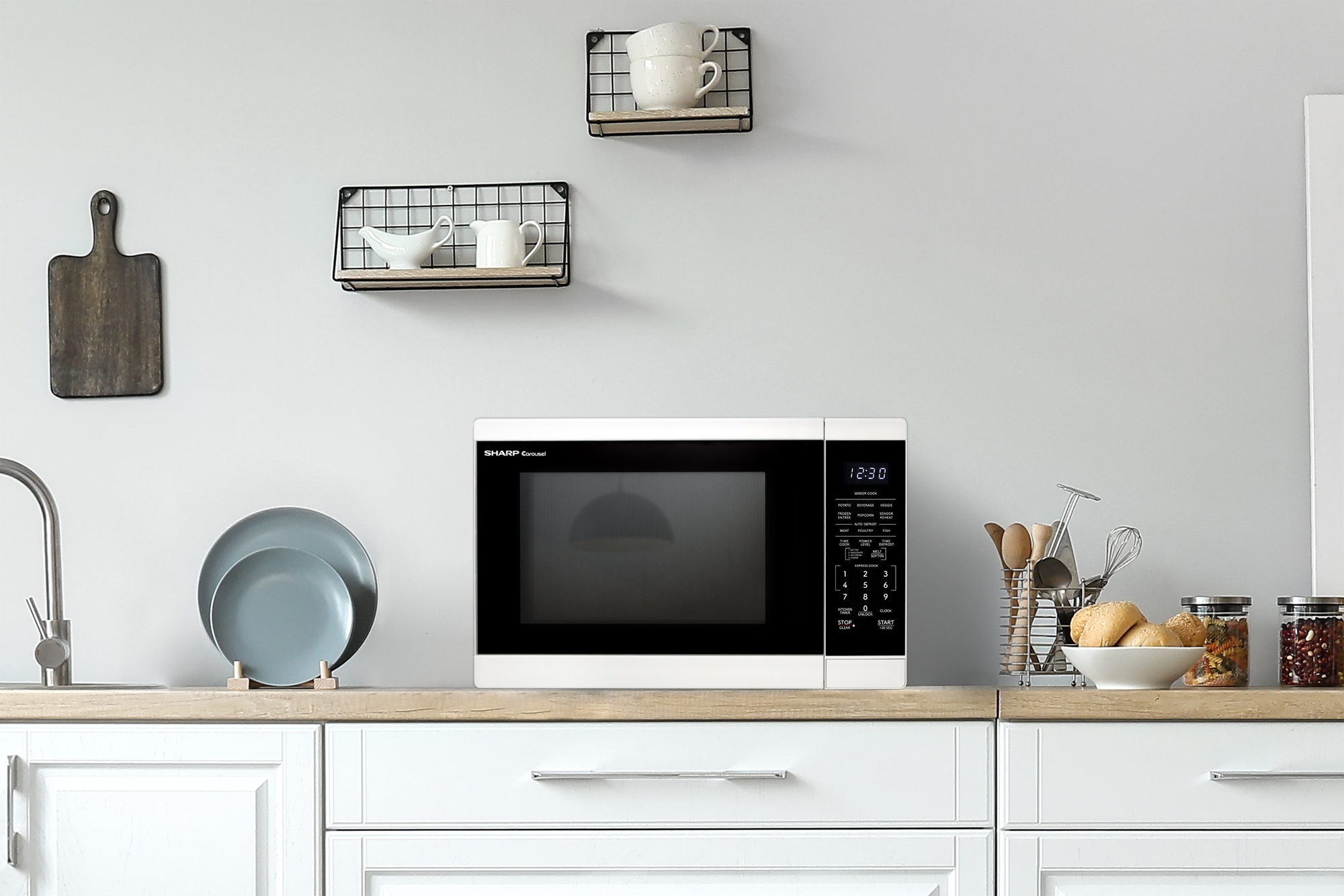 1.4 cu. ft. White Carousel Countertop Microwave Oven (SMC1461KW) lifestyle