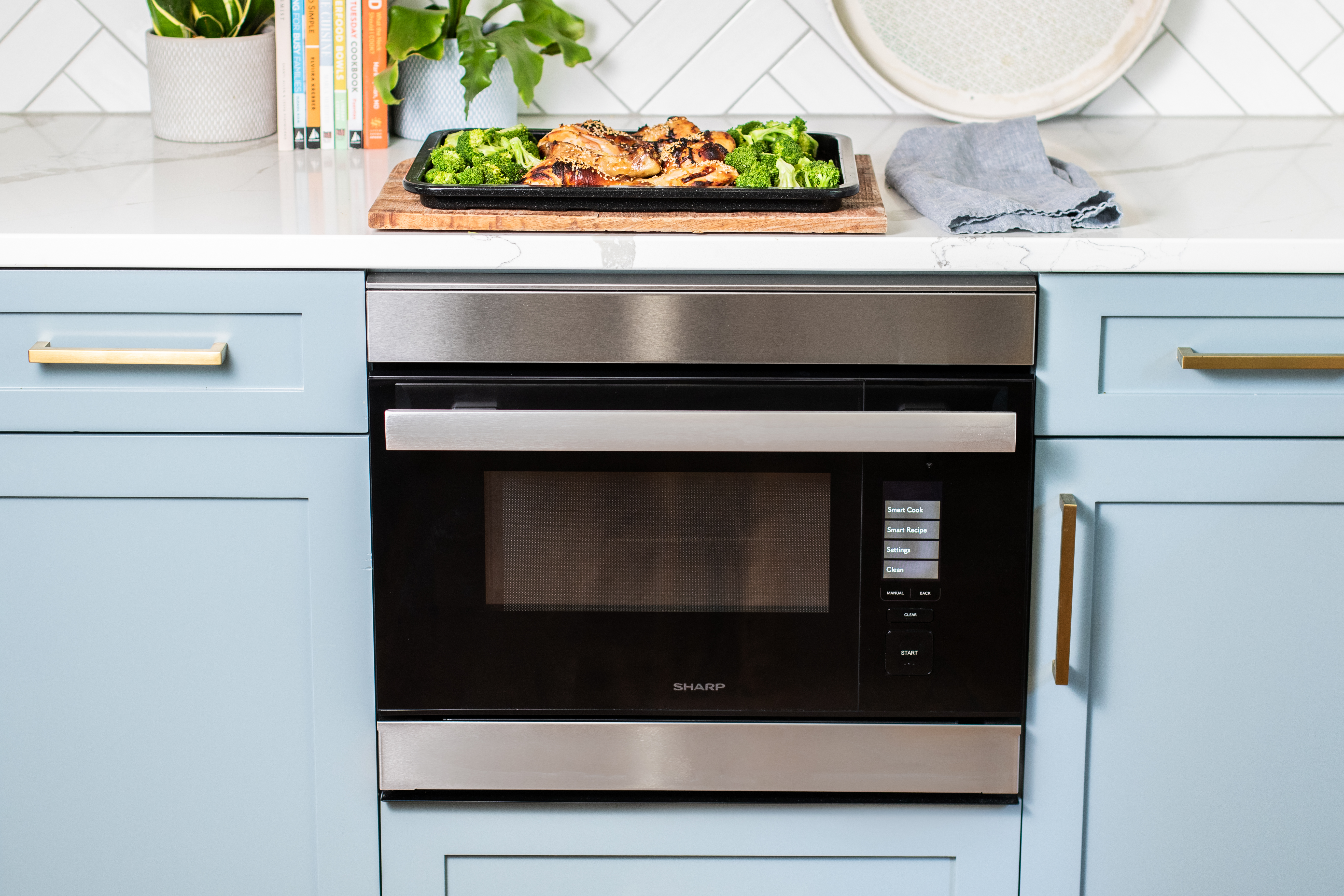 The Sharp SuperSteam+ Built-In Wall Oven (SSC2489DS)