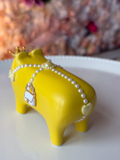 das unikat aus porzellan -shopping sau 1