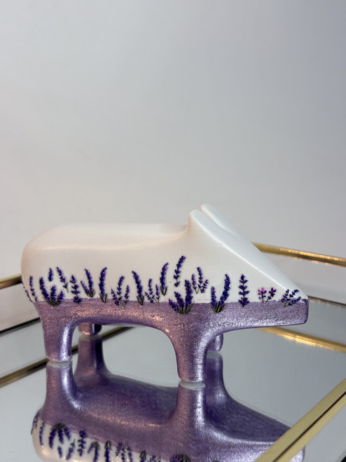 das unikat aus porzellan - lavendel schwein