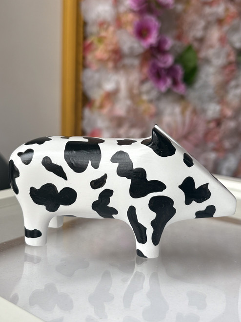 das unikat aus porzellan - milchschweinchen