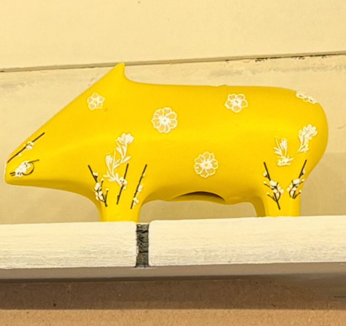 das unikat aus porzellan - frühlingsschwein