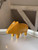 goldschwein mit kopfschmuck  - unikat aus porzellan