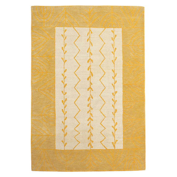 An Americana-inspired handcrafted wool rug with a floral or grain design in yellow and cream palette. 