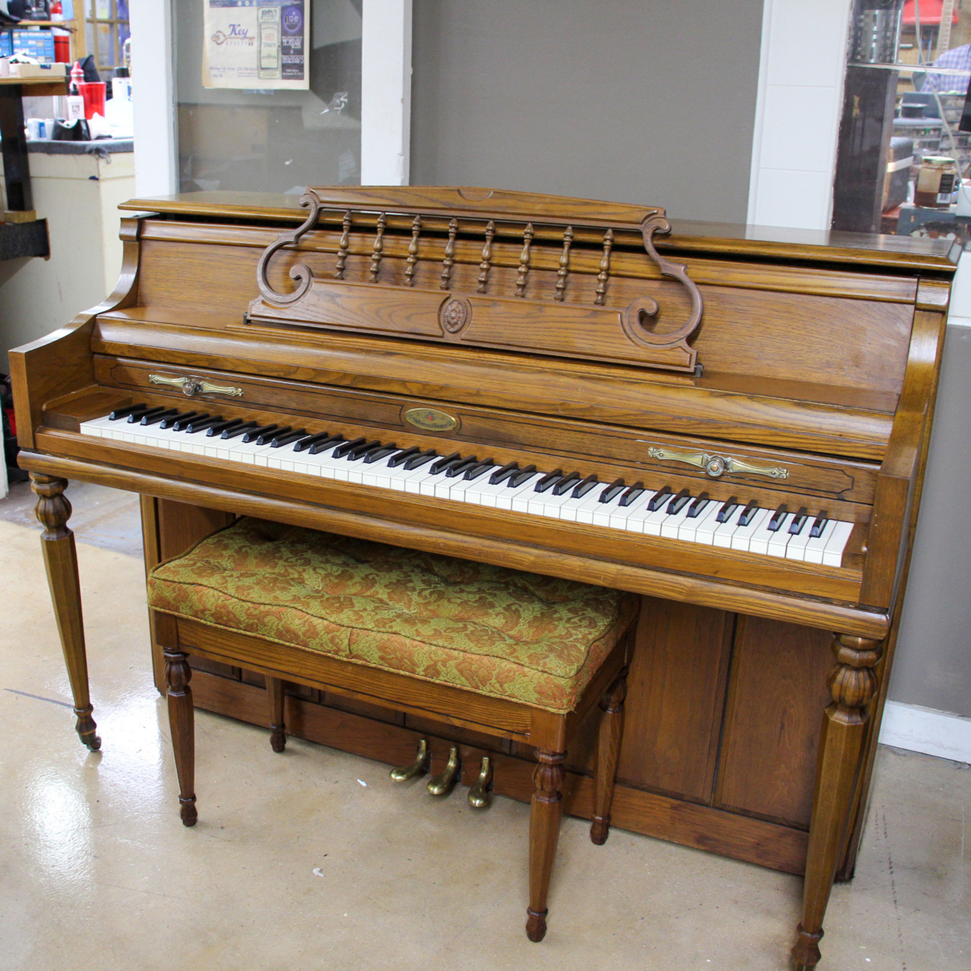 dimensions of a wurlitzer spinet piano