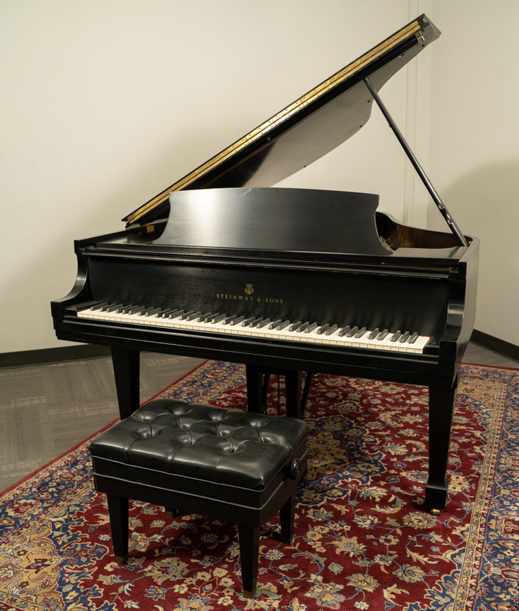 Mathis Thriller vriendelijke groet Steinway & Sons 5'7" Model M, Grand Piano | Satin Ebony