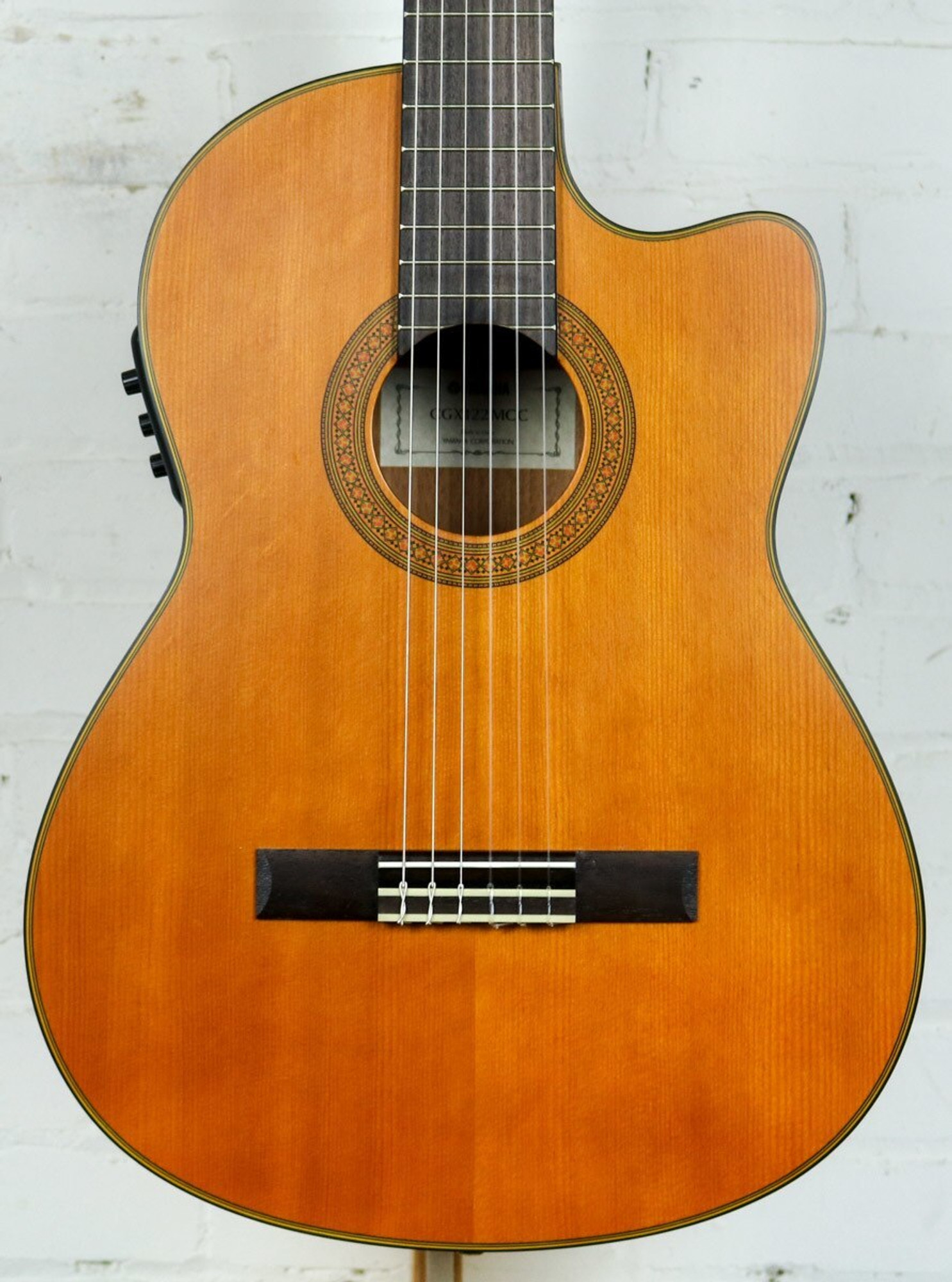 yamaha 122 guitar