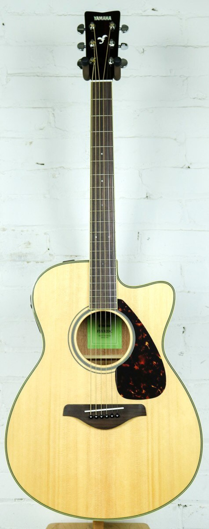 Yamaha FSX820C Cutaway Acoustic-Electric Guitar