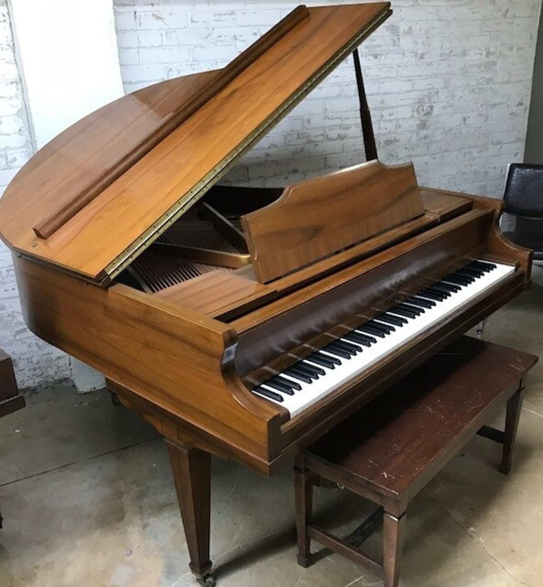 kimball baby grand piano 692726