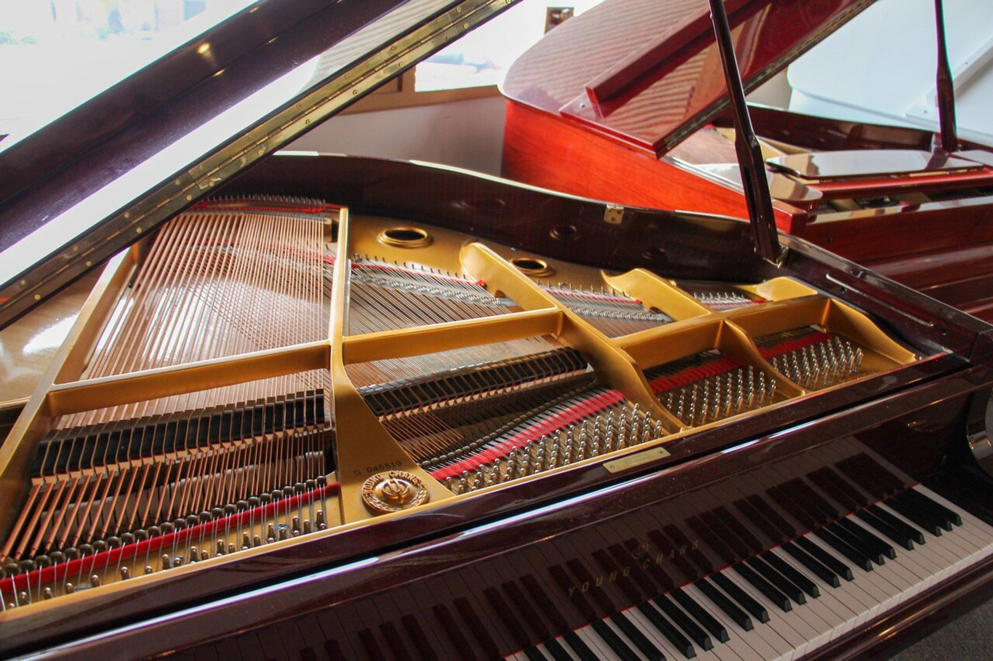 young chang baby grand piano g150