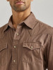 WRANGLER- MEN'S RETRO PREMIUM LONG SLEEVE PEARL SNAP SHIRT IN BROWN